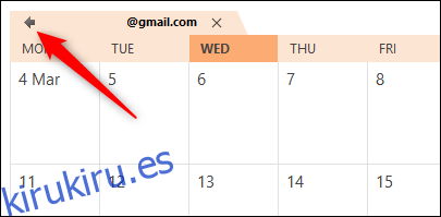 La flecha de superposición del calendario de Outlook