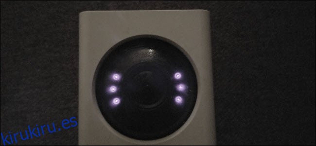 WyzeCam con LED de infrarrojos encendidos