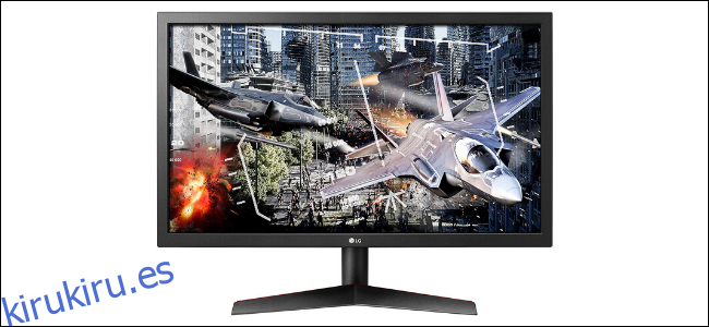 El monitor para juegos LG UltraGear 24GL600F-B con planos de videojuegos en la pantalla.