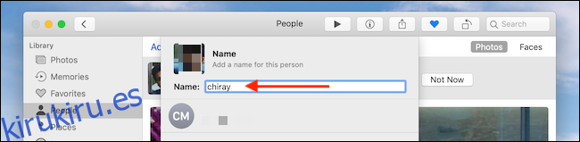 Agregar nombre en el cuadro de texto en la aplicación Fotos en Mac
