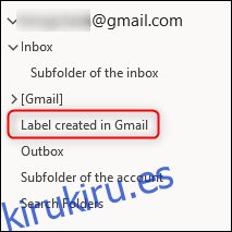 El panel de navegación de Outlook con una nueva carpeta con el mismo nombre que la etiqueta de Gmail.