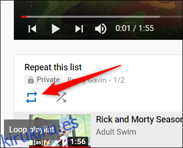 Cuando se cargue el primer video, haga clic en el ícono de bucle, ubicado debajo del video.