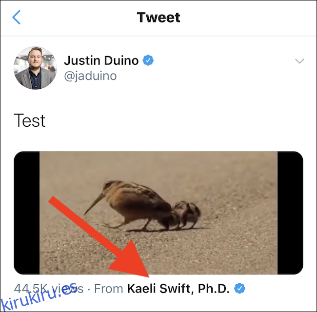 Tweet con video incrustado desde iPhone