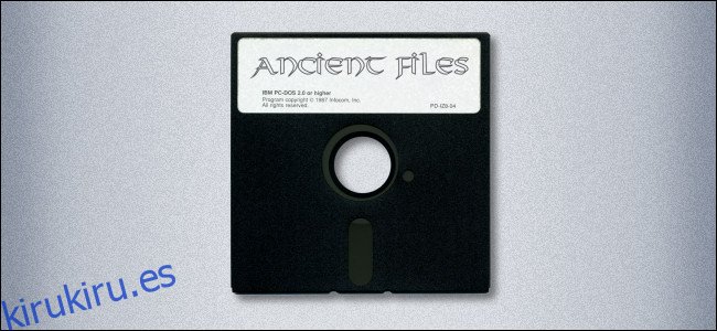 Un disquete de 5,25 pulgadas etiquetado 