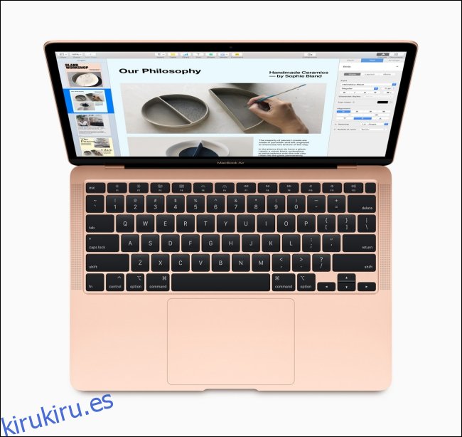 MacBook Air mostrando Magic Keyboard