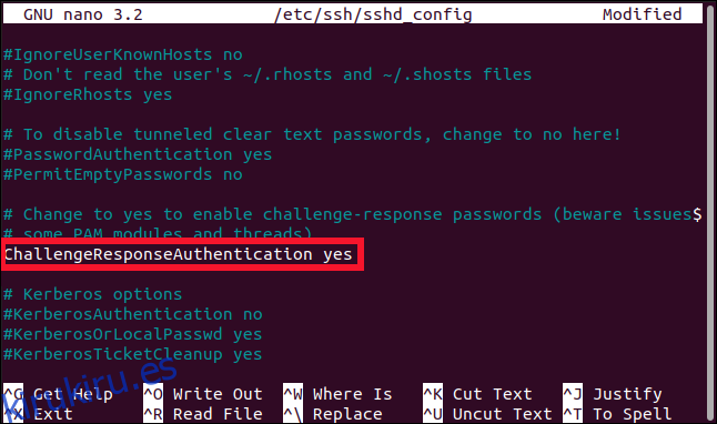 sshd_config abierto en el editor nano con la línea ChallengeResponseAuthentication resaltada, en una ventana de terminal.