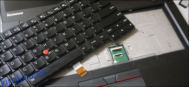 Un teclado de reemplazo para una computadora portátil.