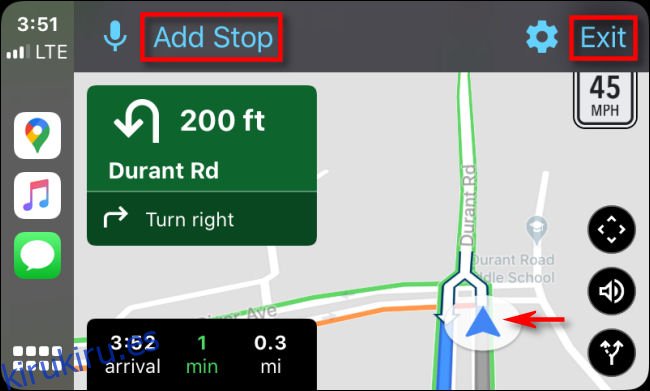 Seguir indicaciones paso a paso en Google Maps en CarPlay a través del iPhone.