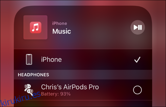 Conexión de AirPods a un iPhone.
