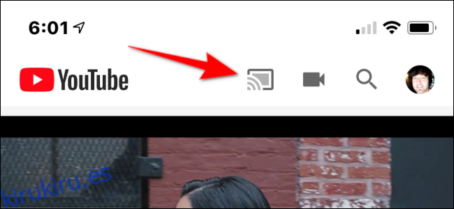 El botón Transmitir en YouTube en un iPhone.