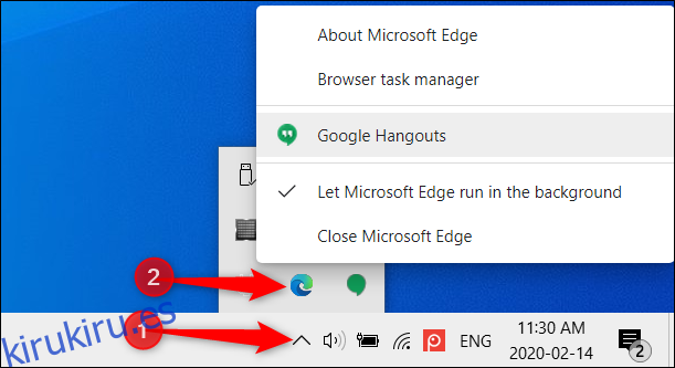 Para ver qué aplicaciones aún se están ejecutando en segundo plano en Windows, haga clic en el icono de Edge en la bandeja del sistema.