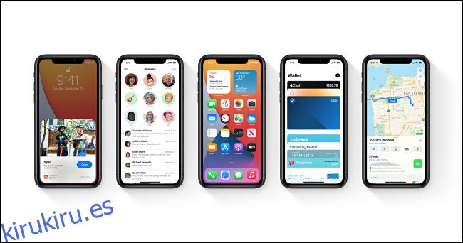 Cinco iPhones de Apple con iOS 14