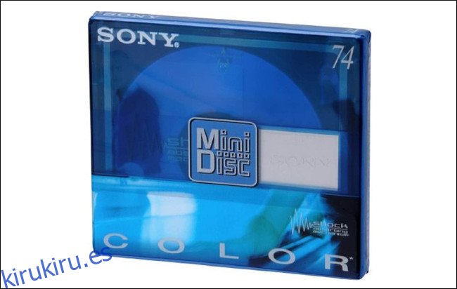 Un Sony MiniDisc en blanco de 74 minutos.