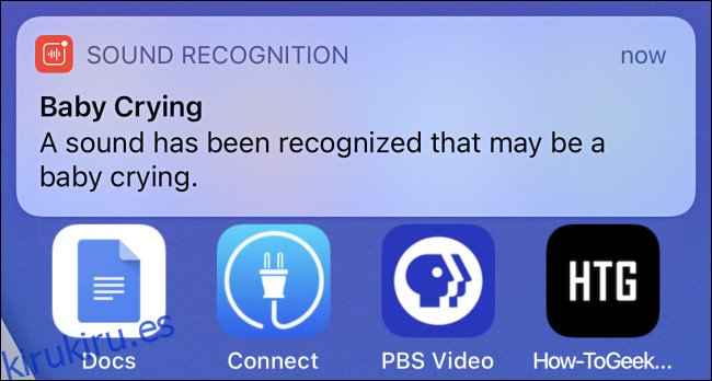 Una notificación de alerta de reconocimiento de sonido en el iPhone para un bebé que llora.