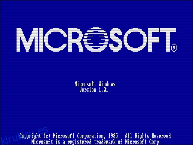 El logotipo de Microsoft Windows 1.01 en una computadora antigua.
