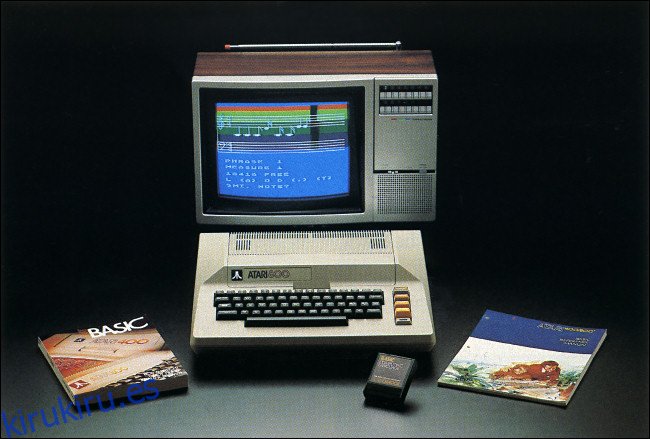 Una computadora Atari 800.